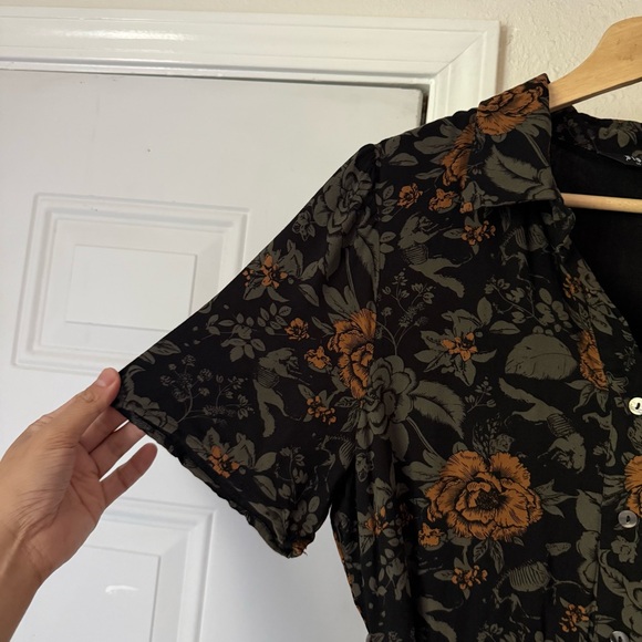 Disturbia black rose floral short sleeve viscose button up belted midi dress - Picture 2 of 9